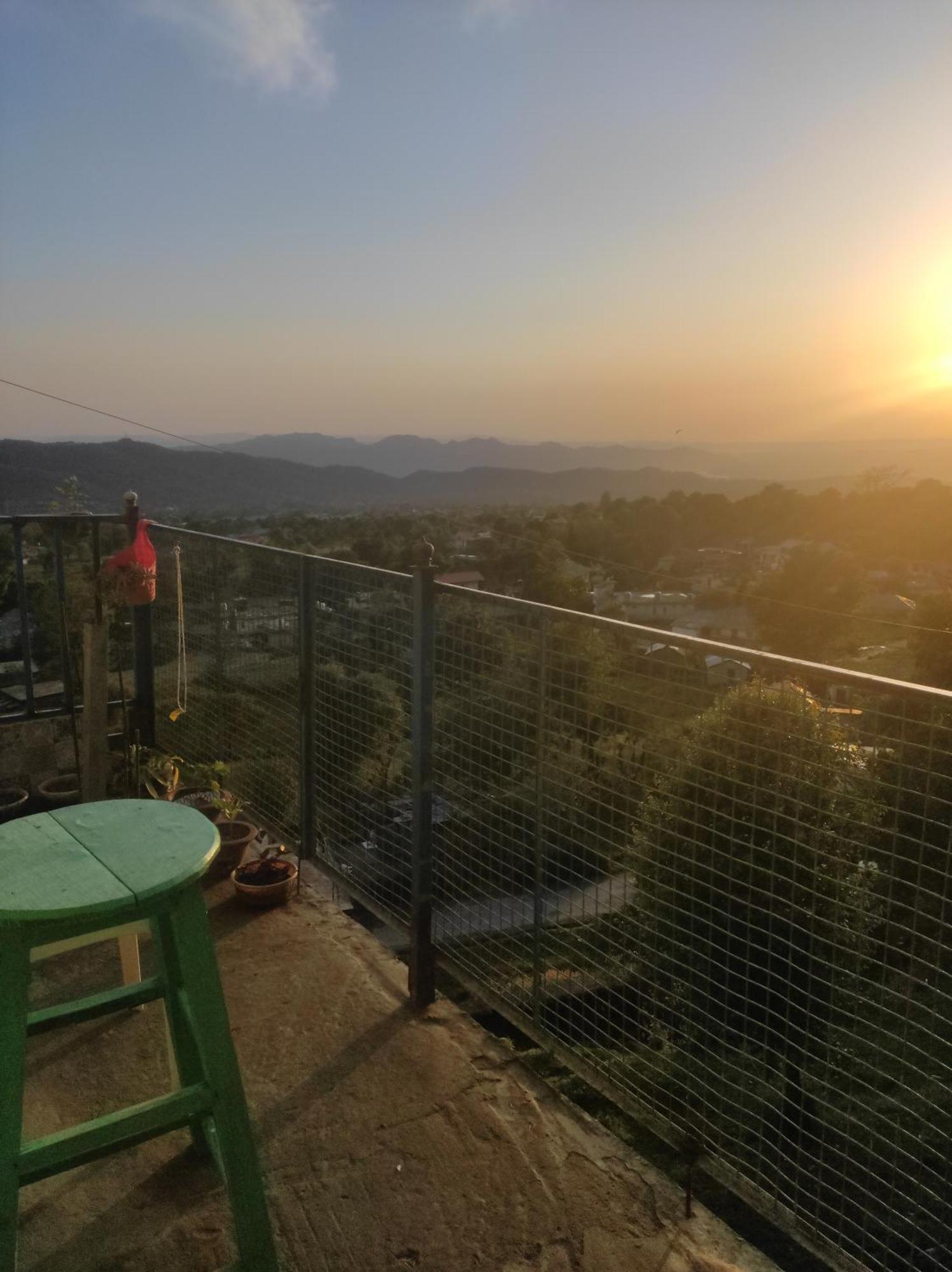 Hill Veu Home Bir Billing Kamer foto