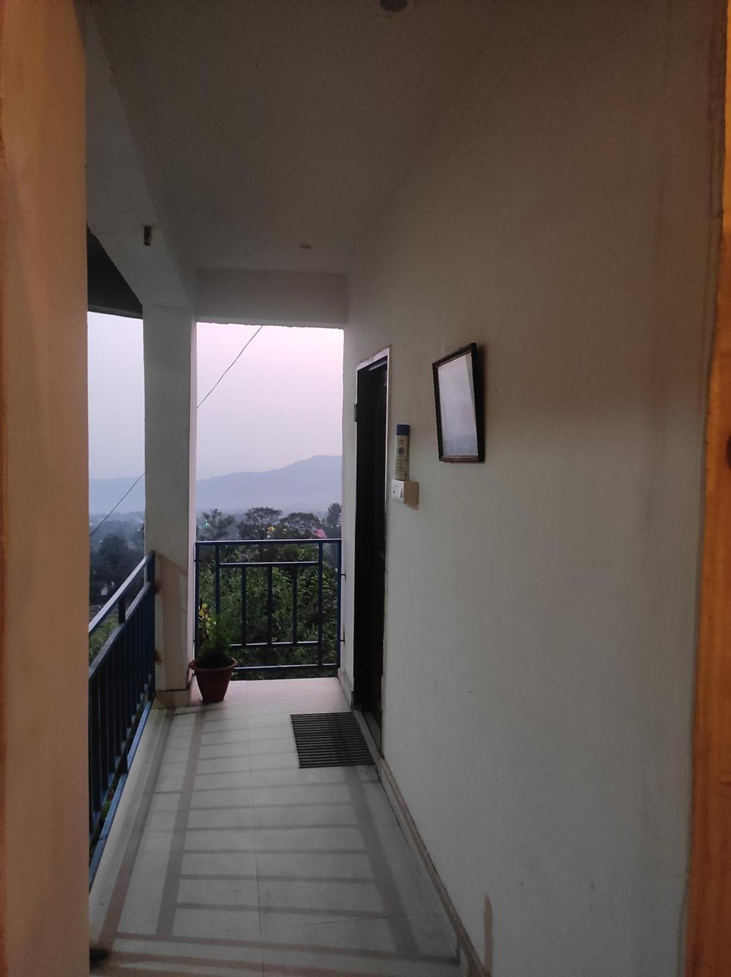 Hill Veu Home Bir Billing Buitenkant foto